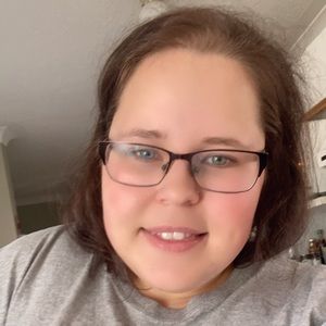 Meet your Posher, Desiree